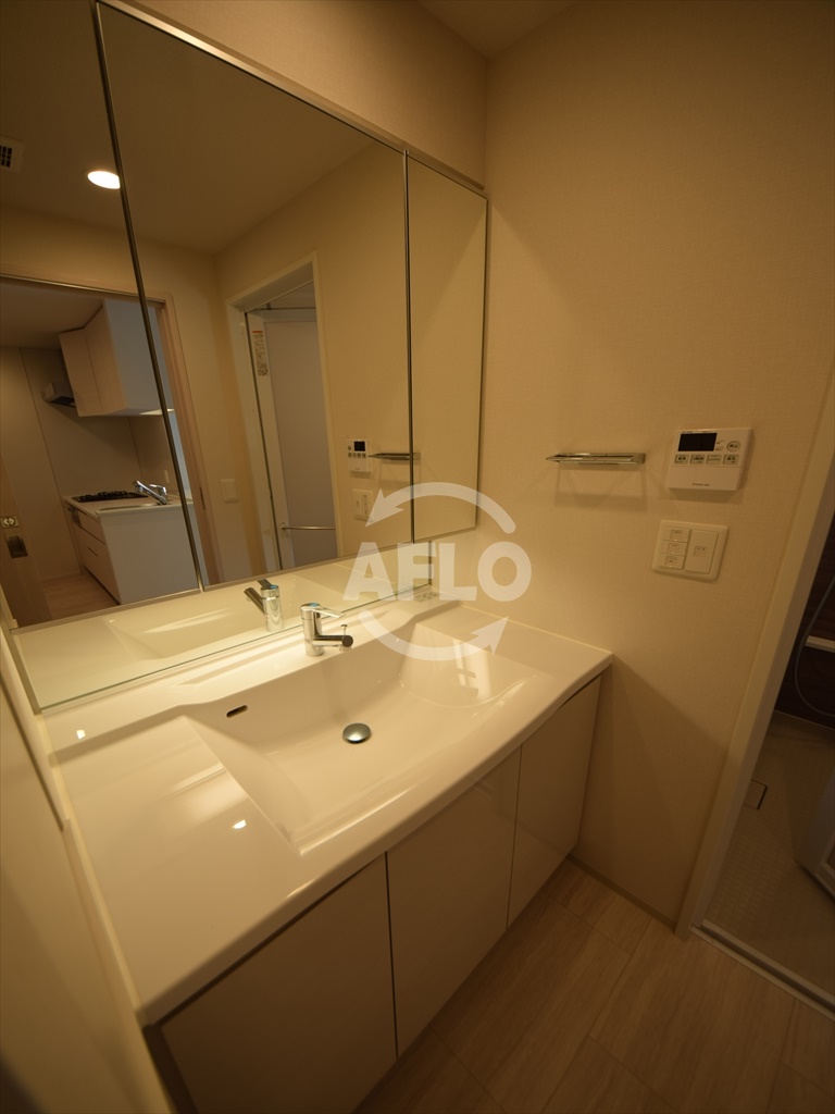 洗面設備　OPUS RESIDENCE SHINSAIBASHI SO
