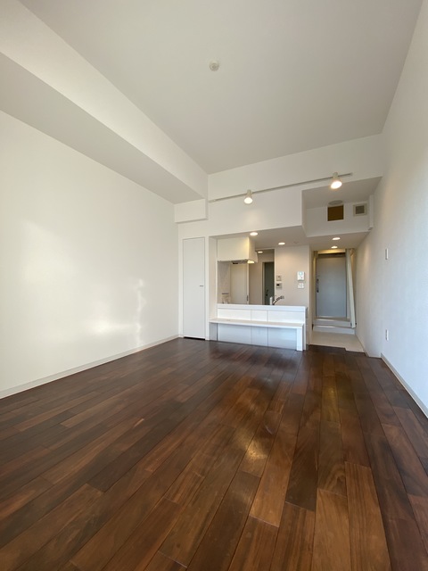 居室・リビング　清潔感のあるお部屋です。