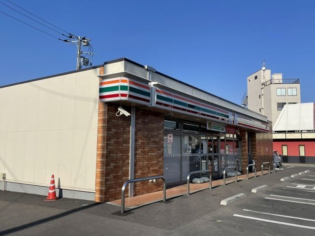 コンビニ　セブンイレブン土浦富士崎店（コンビニ）まで450m