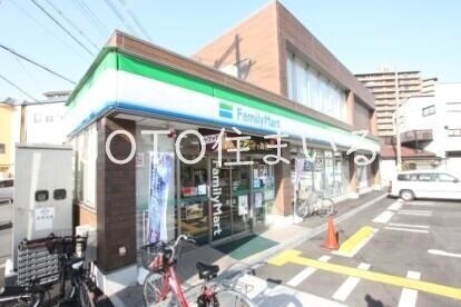コンビニ　ファミリーマート新喜多東店（コンビニ）まで186m