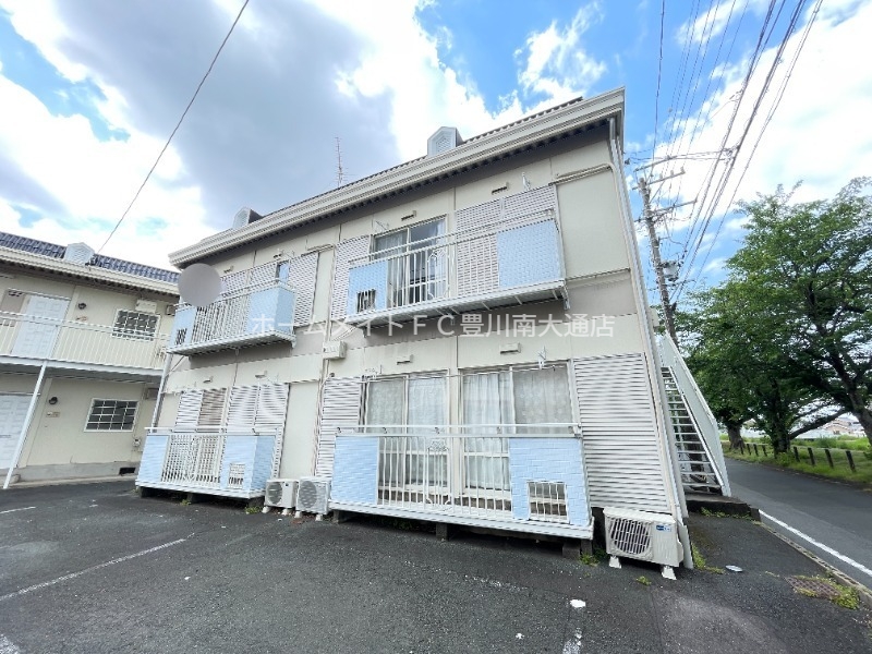 サンシティ寺部Bの外観写真