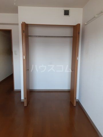ロイヤルハウスの内装写真