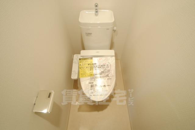 地下鉄谷町線 南森町駅 徒歩5分 11階建 築9年のトイレ写真