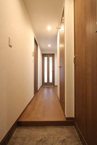 玄関　（別タイプ参考写真）ＬＵＡＮＡ　北区王子2
