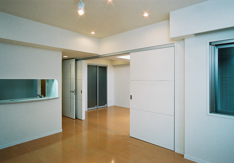 ピアース東京インプレイスの居間写真