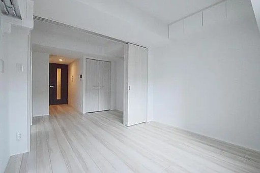 リヴシティ横濱新川町弐番館の居間写真