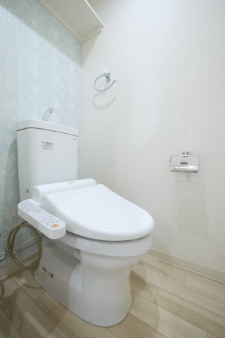 トイレ　※写真は別の部屋のものです。