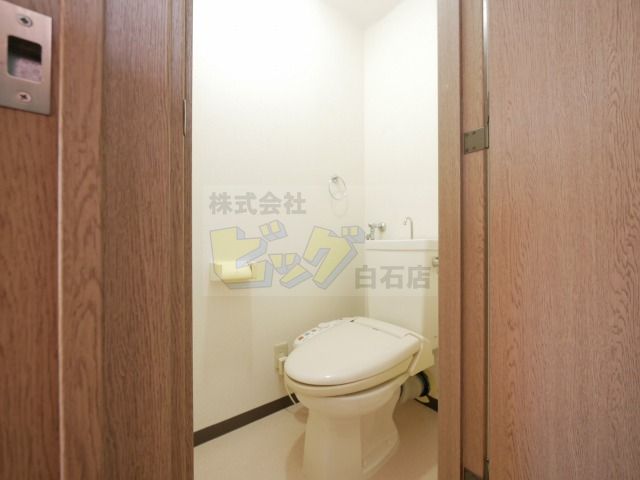 トイレ　ウォシュレット付きのトイレです♪