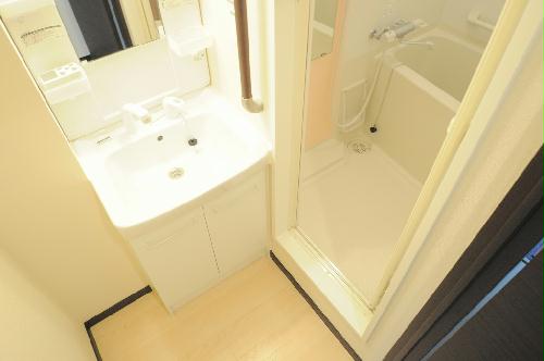 洗面設備　設備・仕様は号室により異なる為、現況を優先致します。