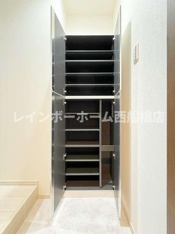 LEO六拾壱番館の玄関写真