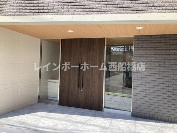 LEO六拾壱番館の外観写真