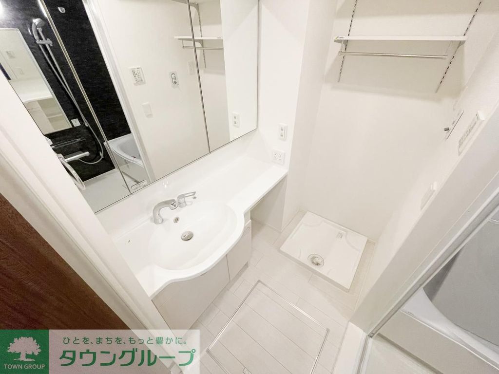 洗面設備　★大きな鏡の洗面台です★