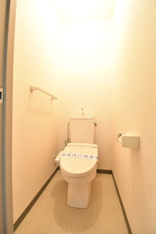 トイレ　※退去前参考写真