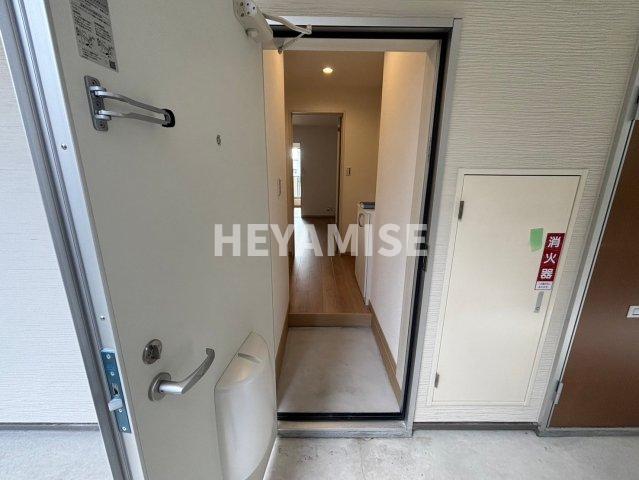 玄関　※別のお部屋の内装写真です※
