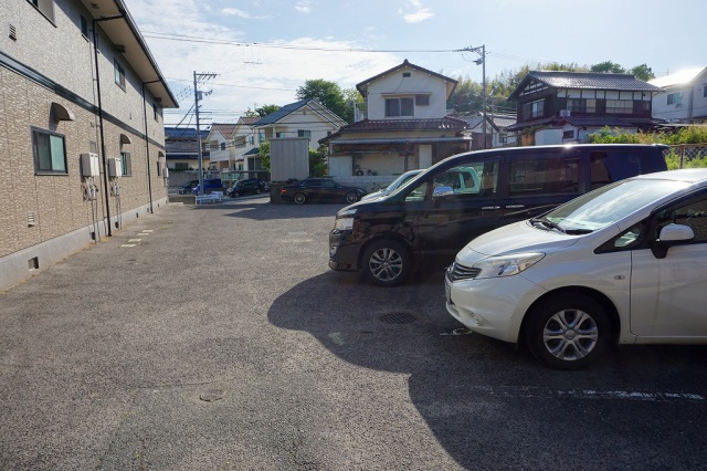駐車場　停めやすい駐車場