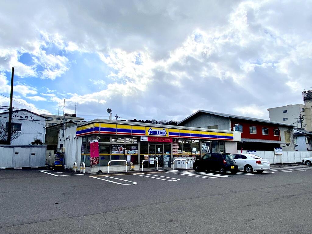 コンビニ　ミニストップ多治見錦町店（コンビニ）まで194m