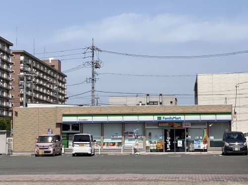 コンビニ　ファミリーマート 県立武道館前店（コンビニ）まで232m