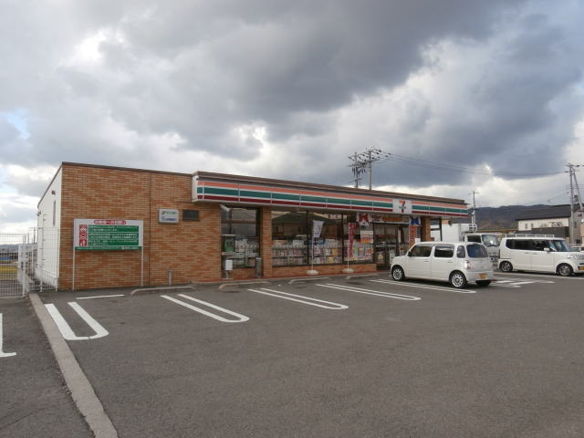 コンビニ　セブンイレブン 和歌山川永団地店様（コンビニ）まで877m