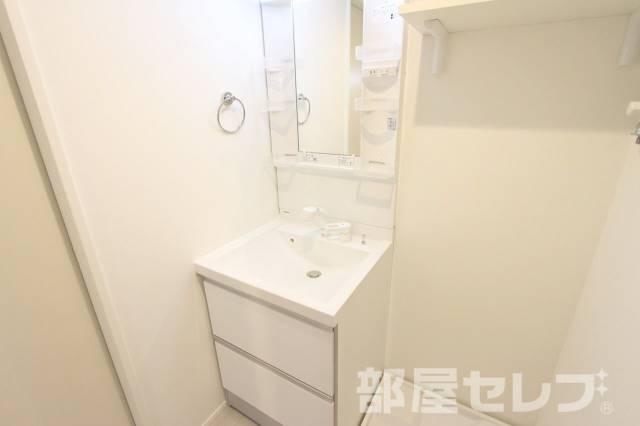 洗面設備　１０５号室の写真です
