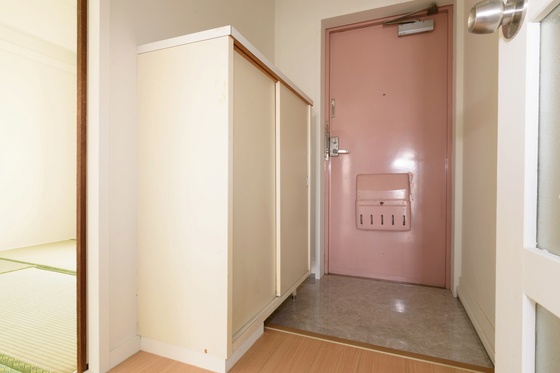 玄関　※別号室の写真です