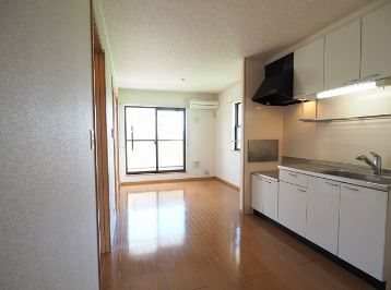 ヴィラ・弥生桜 C棟の居間写真