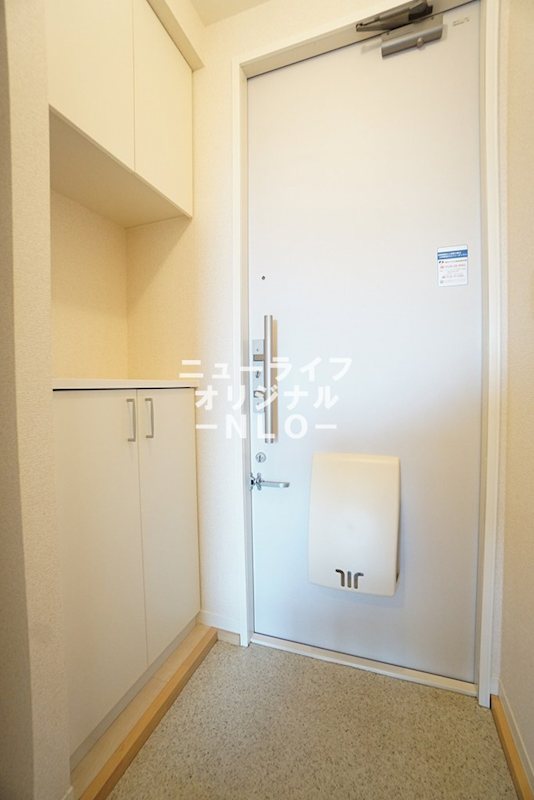 玄関　上下に分かれた使い勝手の良いシューズボックス付きです☆