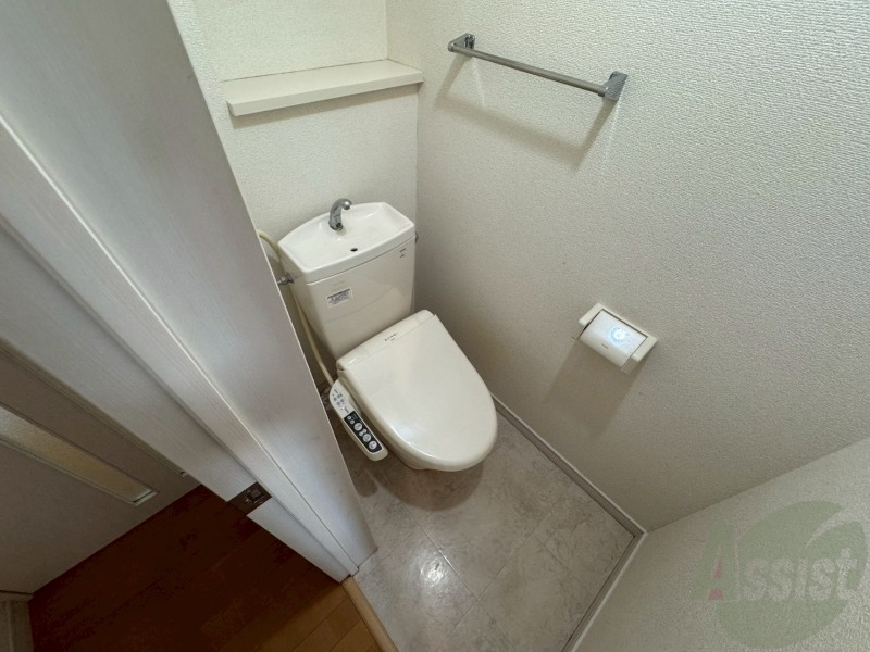 トイレ　こちらはトイレです。清潔感があり、安心して使用できます。