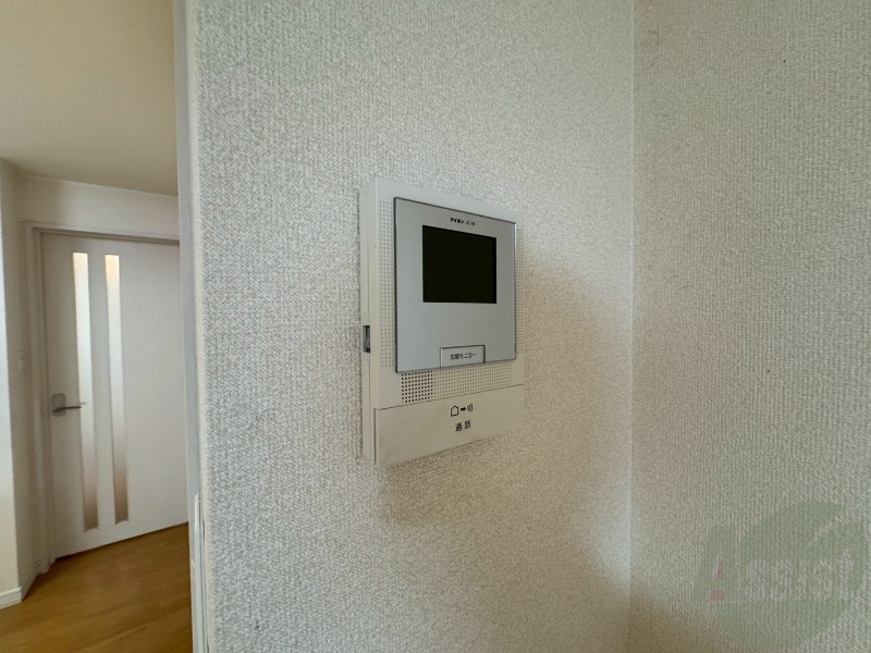 セキュリティ　ＴＶモニター付インターホンです。来客者の顔が見えるので安心！