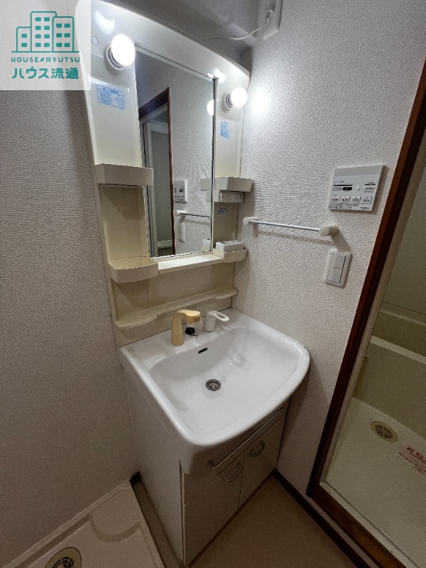 洗面設備　※写真は別号室