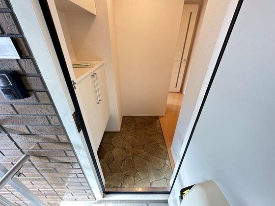 玄関　※別部屋の写真です