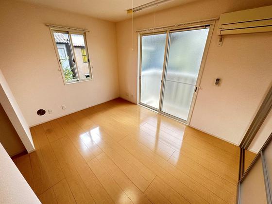 居室・リビング　※別部屋の写真です