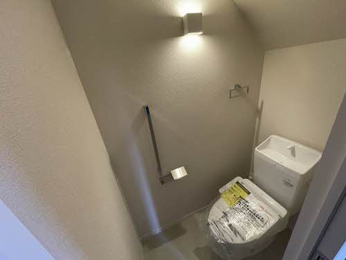 ＪＲ越後線 小針駅 徒歩5分 3階建 築5年のトイレ写真