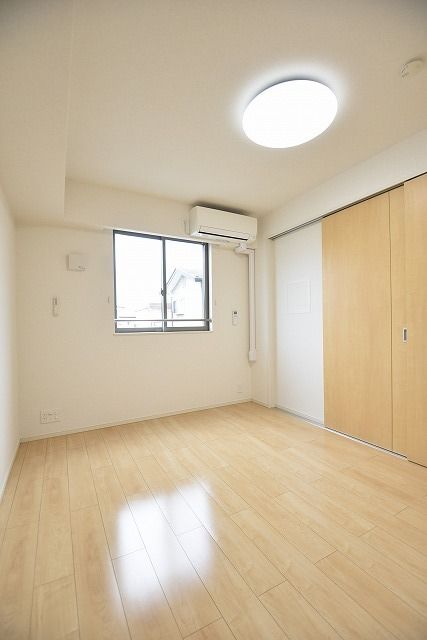 Q-フロンティアIIIの内装写真