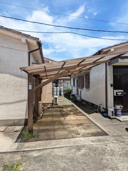駐車場　駐車場はカーポート付きです！