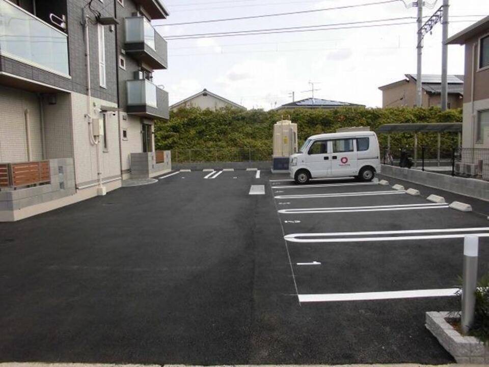 駐車場　駐車場