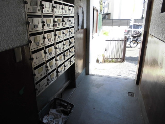 ＪＲ中央線 中野駅 徒歩8分 4階建 築58年の外観写真