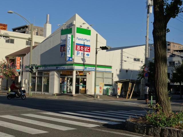 コンビニ　ファミリーマート松山平和通五丁目店（コンビニ）まで226m