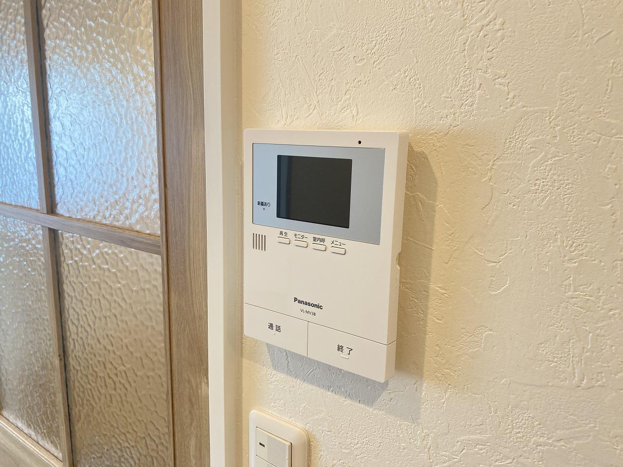 セキュリティ　お部屋から確認ができるモニター付きインターホン♪