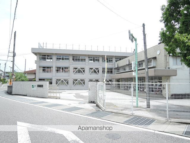 小学校　高知市立一宮小学校（小学校）まで576m
