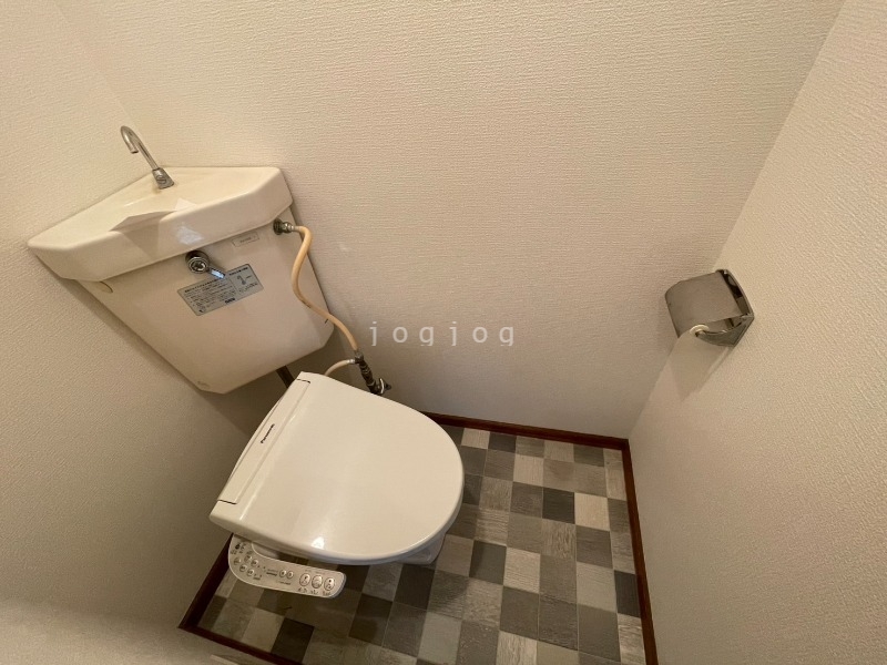 トイレ　温水洗浄便座完備の素敵なトイレです★