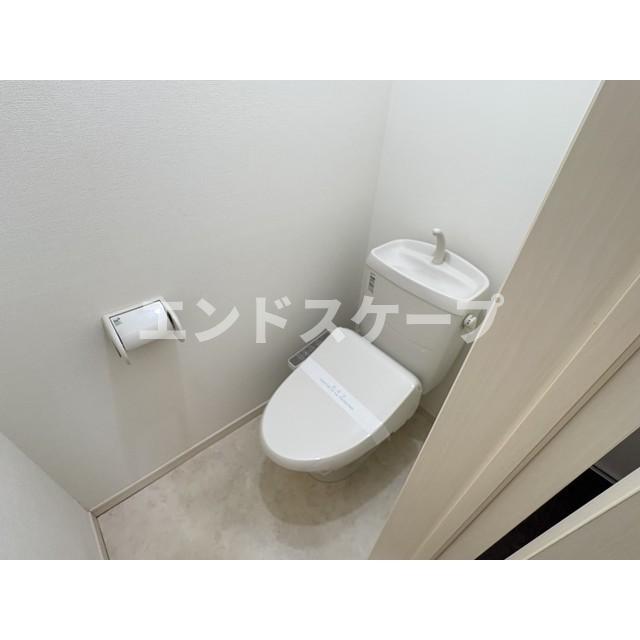 ＪＲ高崎線 新町駅 バス乗車時間：19分 最寄りバス停で下車 徒歩4分 2階建 築18年のトイレ写真