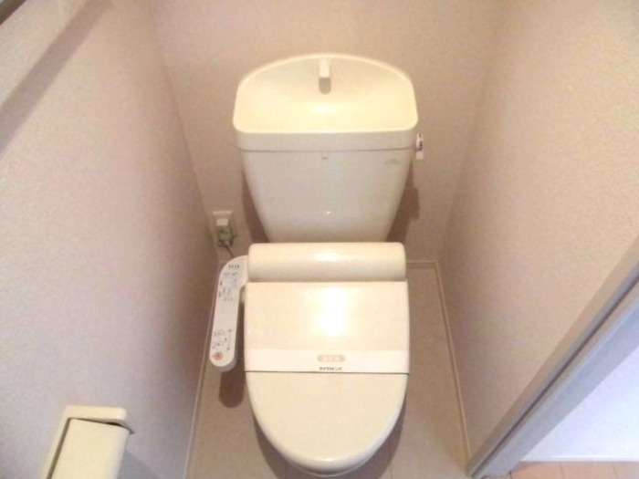 ＪＲ高崎線 籠原駅 徒歩14分 3階建 築12年のトイレ写真
