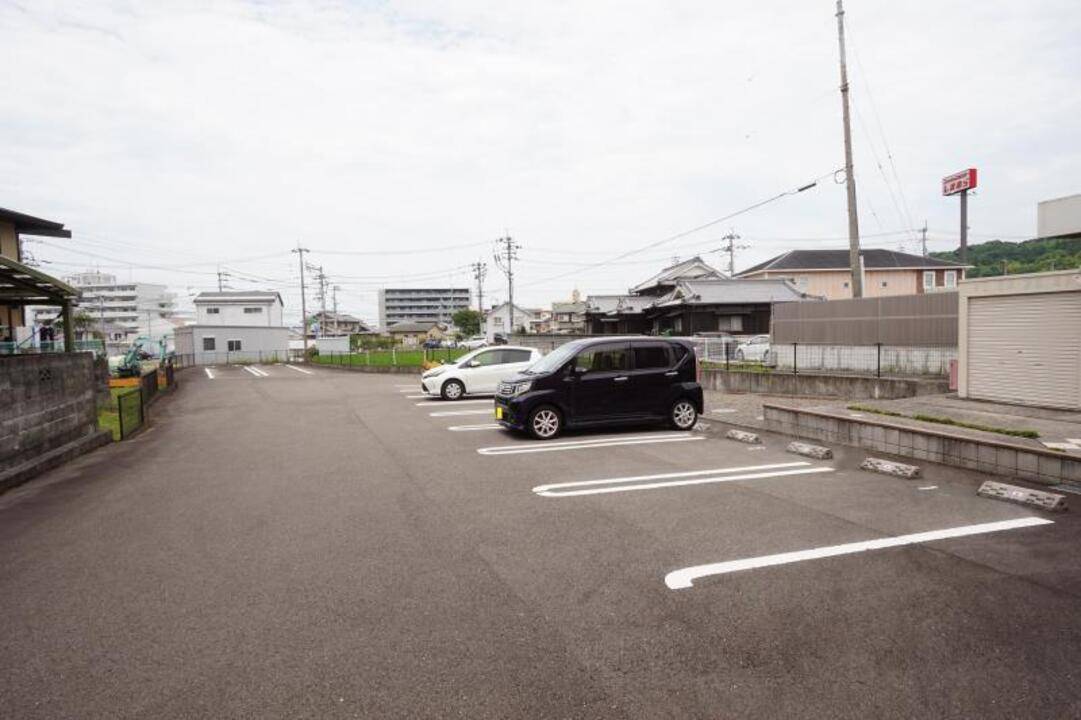 駐車場　駐車場