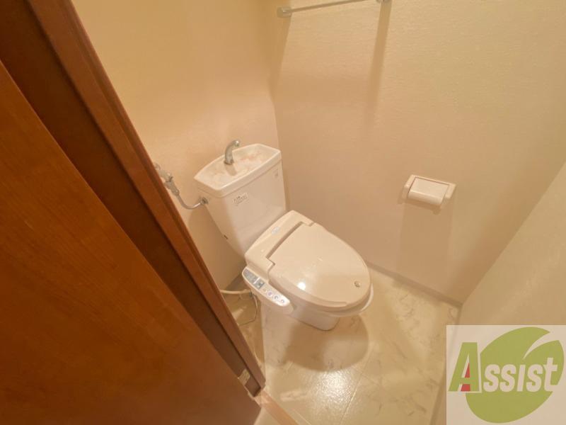トイレ　トイレです。ウォシュレット付を探している方、おすすめです。
