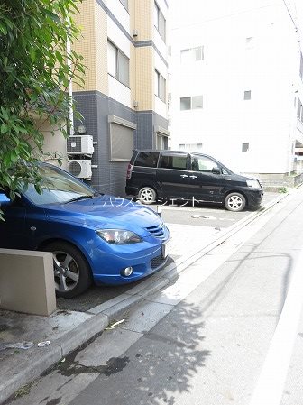 駐車場　敷地内駐車場。（空き要確認）