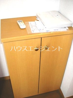 玄関　玄関にはシューズボックス付きです。※参考画像