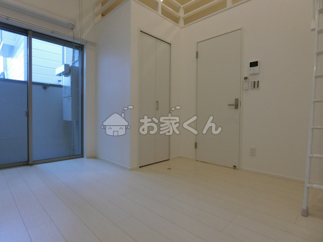 居室・リビング　室内