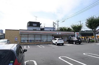 コンビニ　セブン イレブン 八王子下柚木2丁目店（コンビニ）まで479m
