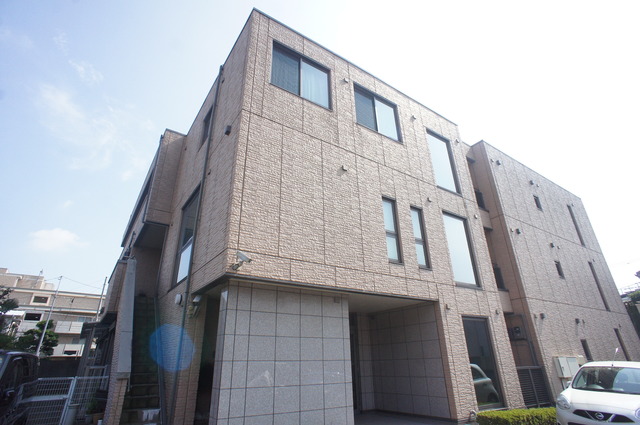 建物外観　京王線つつじヶ丘駅から徒歩３分の立地☆