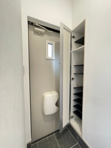 玄関　同施工会社施工物件の参考写真になります※現況優先